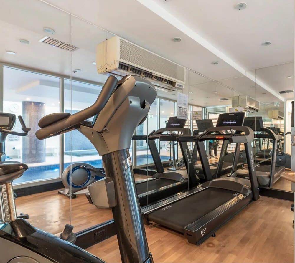 Glenelg Oasis, Pool, Gym, Spa & Sauna, Free Parking, City Views Eksteriør bilde